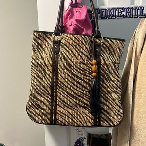New York and Company tiger tote